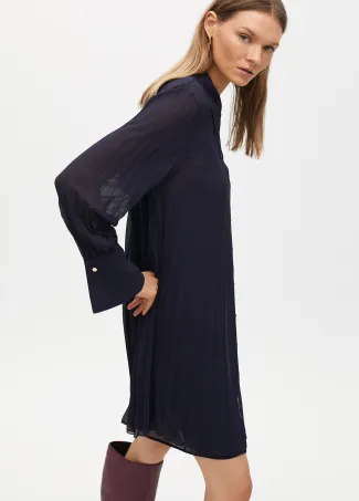 Vestido corto plisado