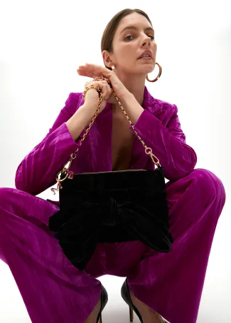 Clutch with front tie