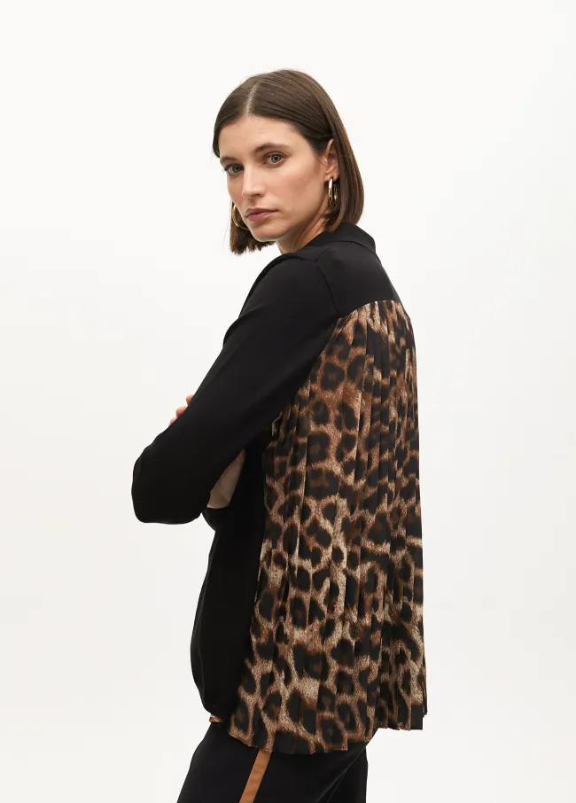 Animal print sweater with pleated back