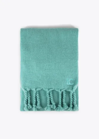 Plain scarf with thick fringing