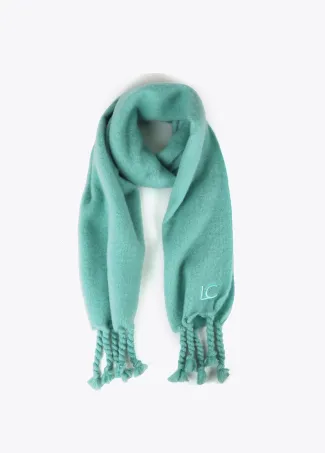 Plain scarf with thick fringing