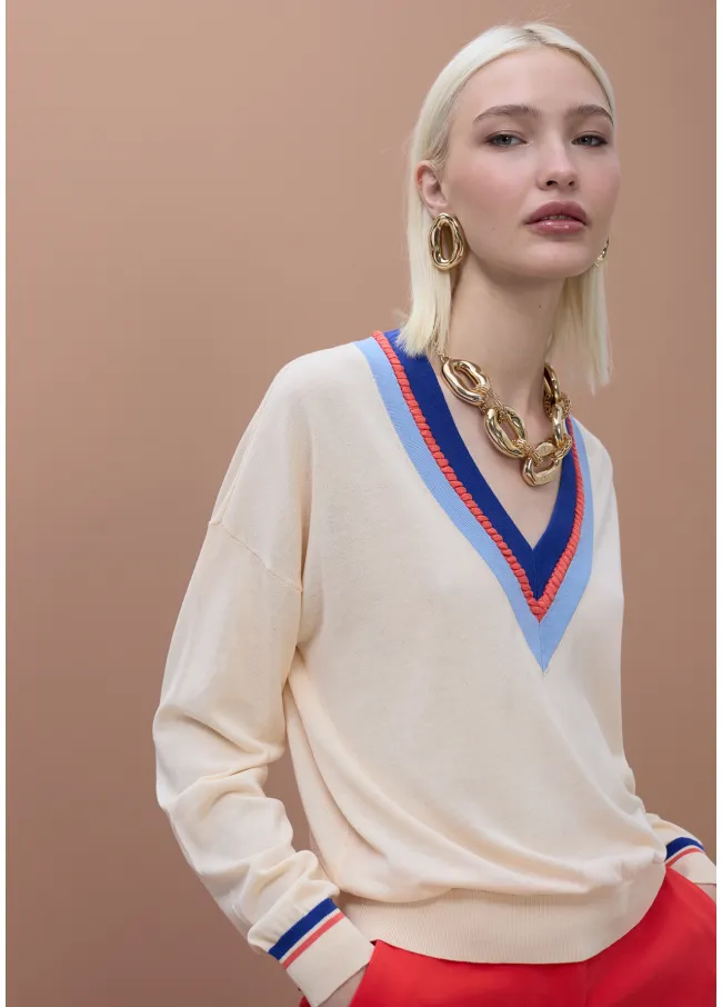 Contrasted V-neck sweater with braided detail