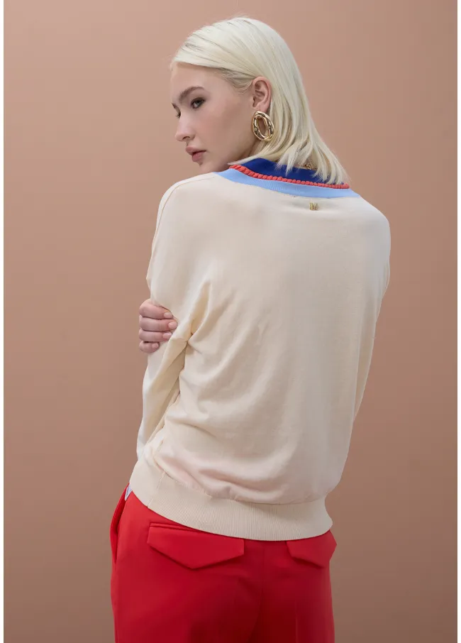 Contrasted V-neck sweater with braided detail