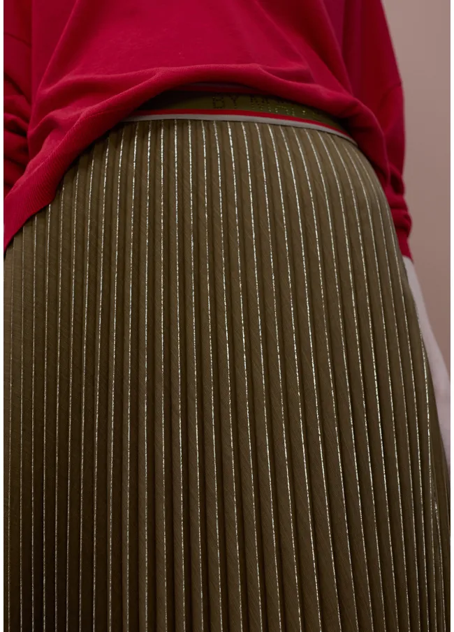 Pleated metallic skirt