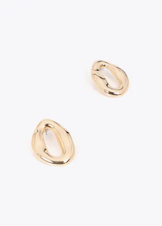 Metal link earrings with raised design