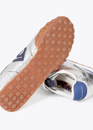 Trainers in metallic material