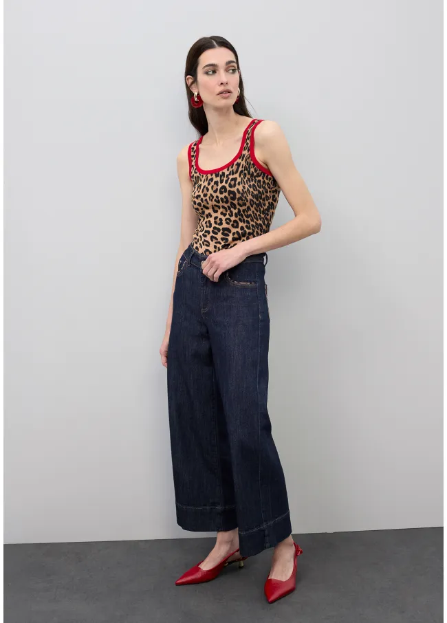 Culotte jeans with leopard trims on the pockets