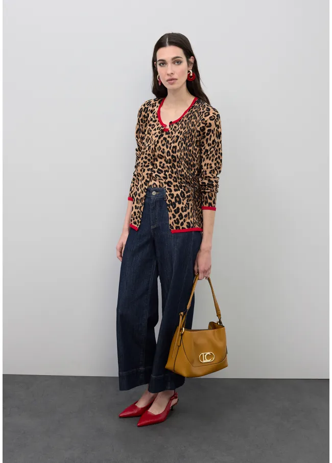 Culotte jeans with leopard trims on the pockets