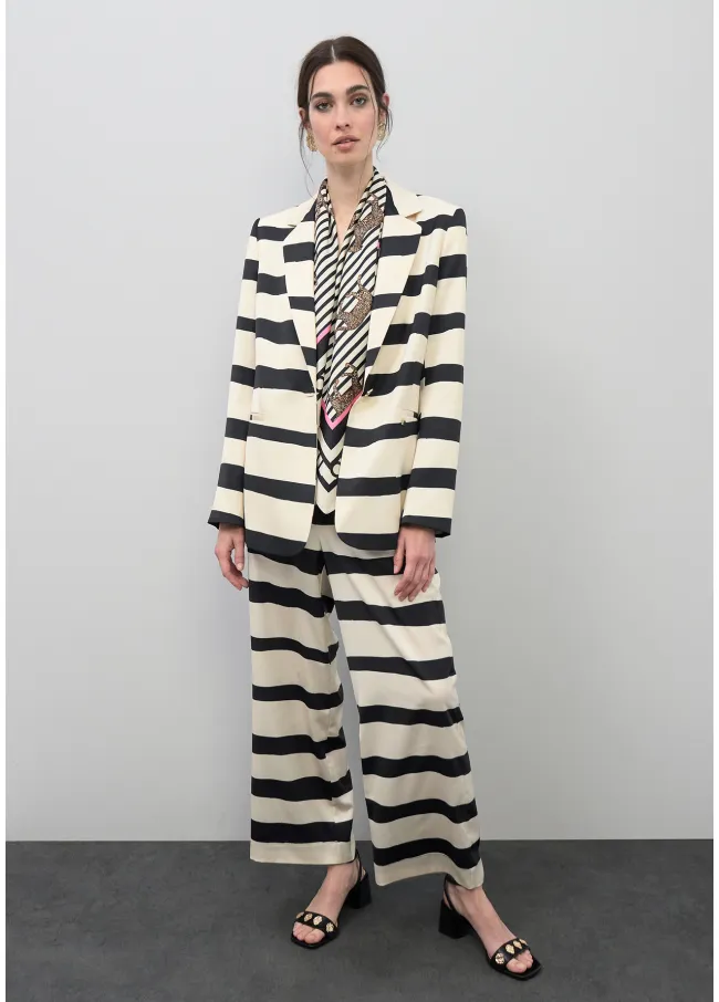 Flowing satin blazer with horizontal stripe