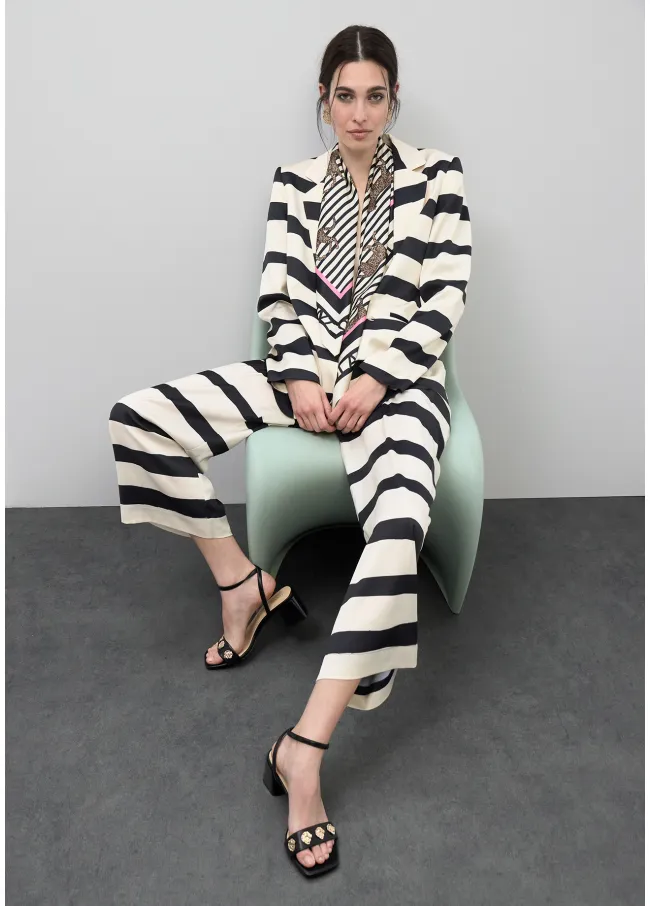 Flowing satin blazer with horizontal stripe