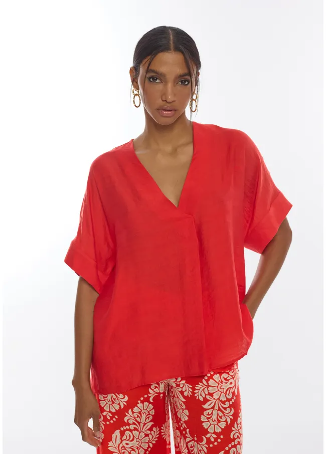 Short sleeved V-neck blouse