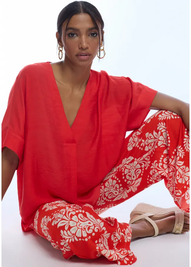 Short sleeved V-neck blouse