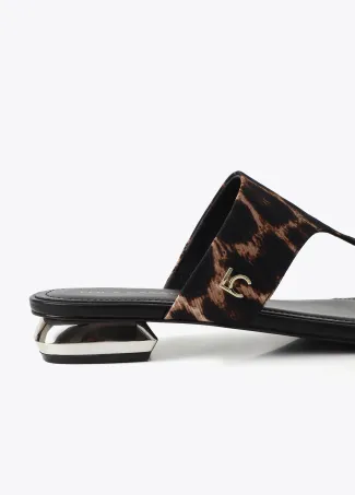 Flat animal print sandals with metallic appliqué on the toe