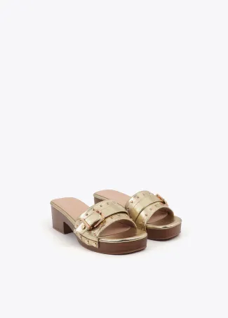 Clogs with metal details