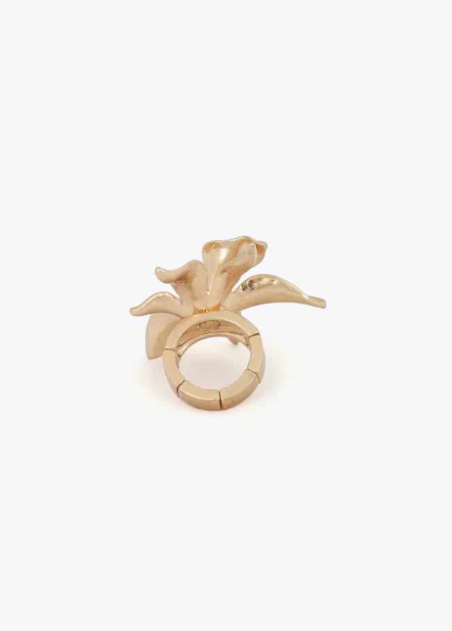 Metal flower ring