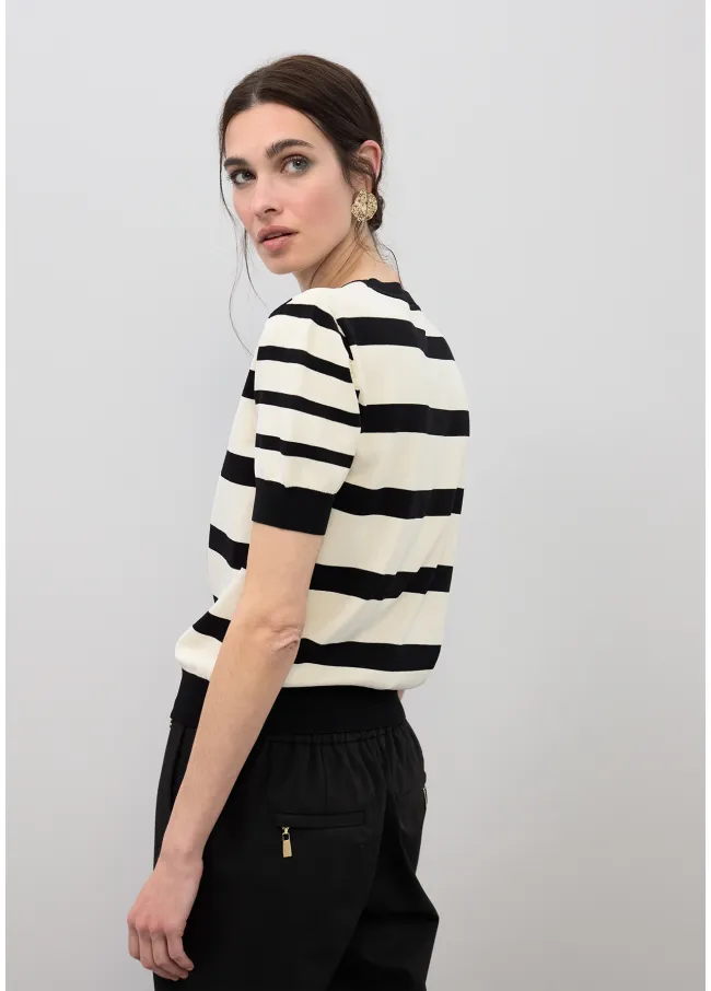 Black and white tricot t-shirt