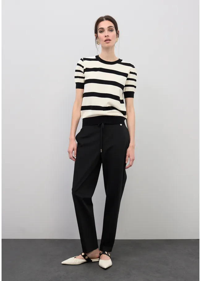 Black and white tricot t-shirt