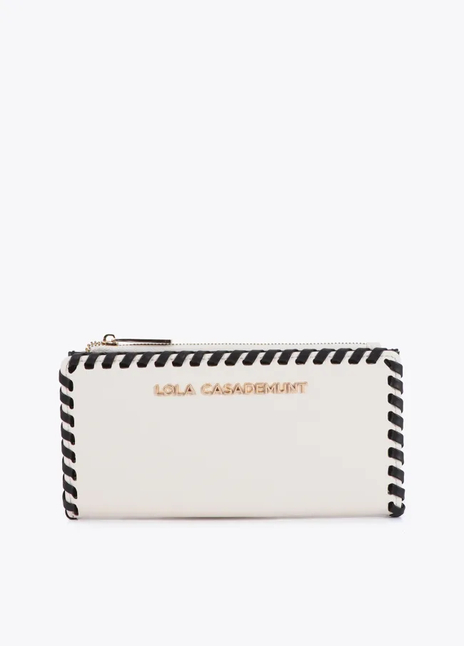Wallet with contrast trim