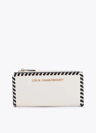 Wallet with contrast trim
