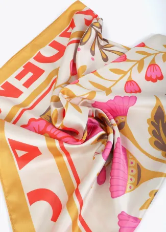 Pañuelo satinado con motivos florales y tigres