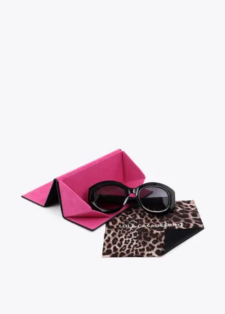 Round sunglasses with leopard logo