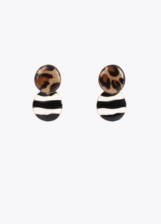 Contrast lacquered earrings with stripes and animal print