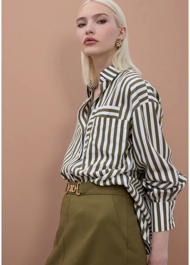 Camisa de rayas con bolsillo