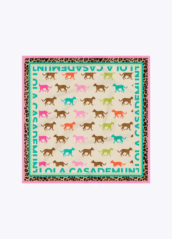 Pañuelo satinado estampado tigres