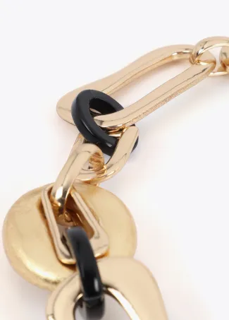 Short contrast chain necklace