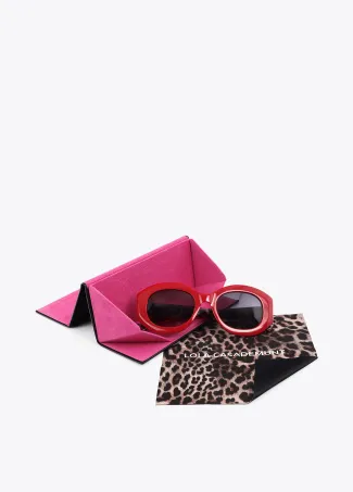 Round sunglasses with leopard logo