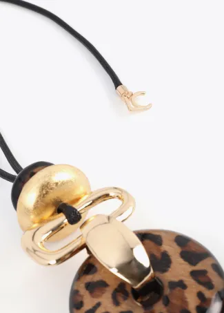 Long necklace with contrast animal print and gold-toned pendant