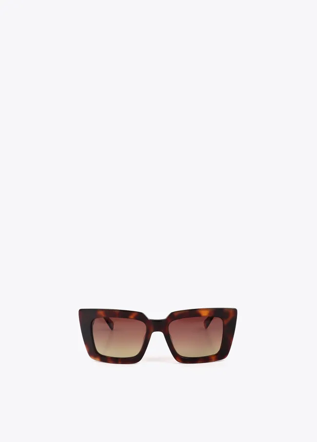 Rectangular sunglasses with leopard logo