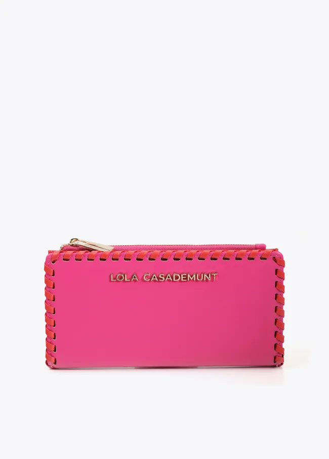 Wallet with contrast trim