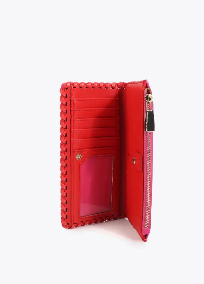 Wallet with contrast trim