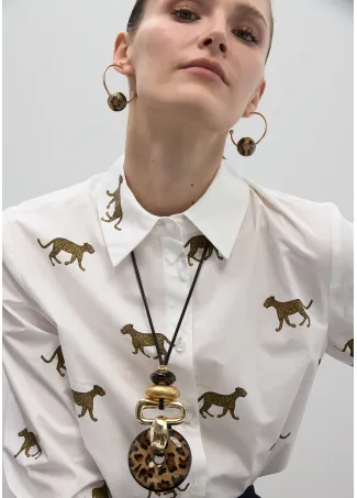 Long necklace with contrast animal print and gold-toned pendant