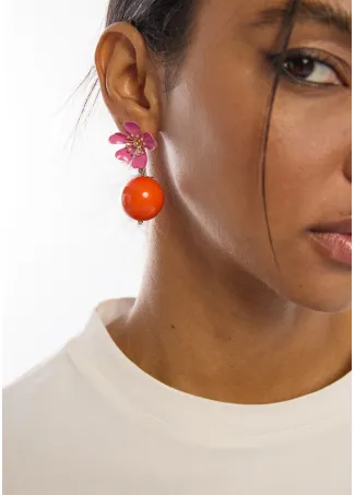 Contrast earrings with lacquered metal flower