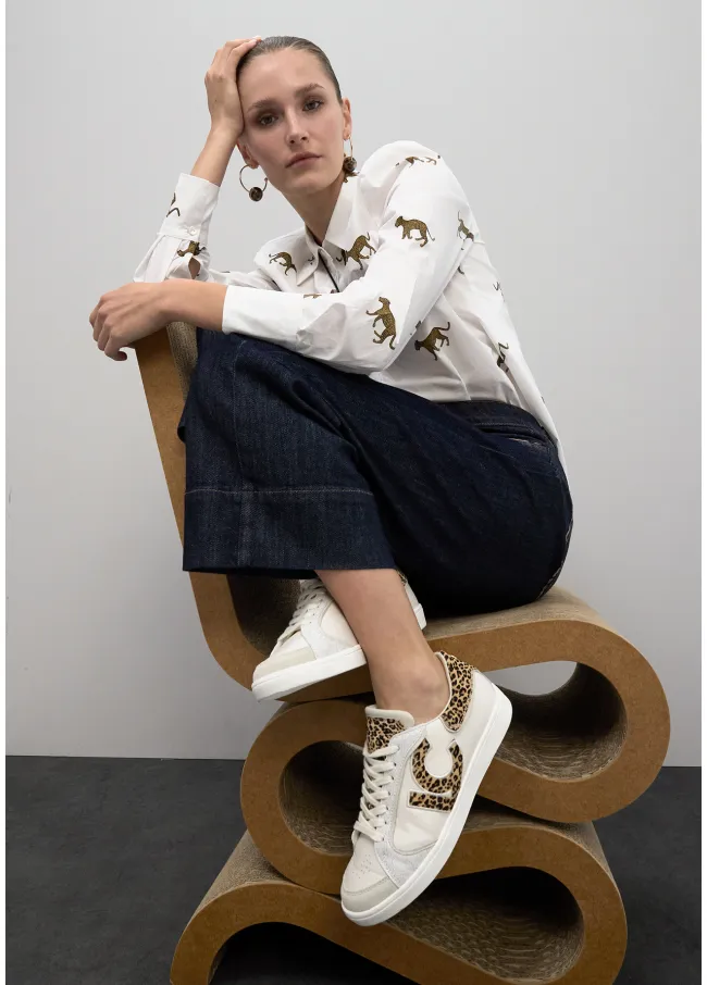 Contrast fabric trainers with logo and leather...