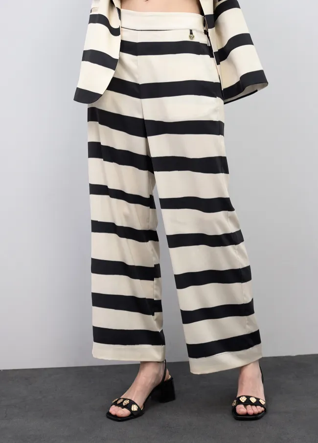 Culotte satinado de rayas en blanco y negro