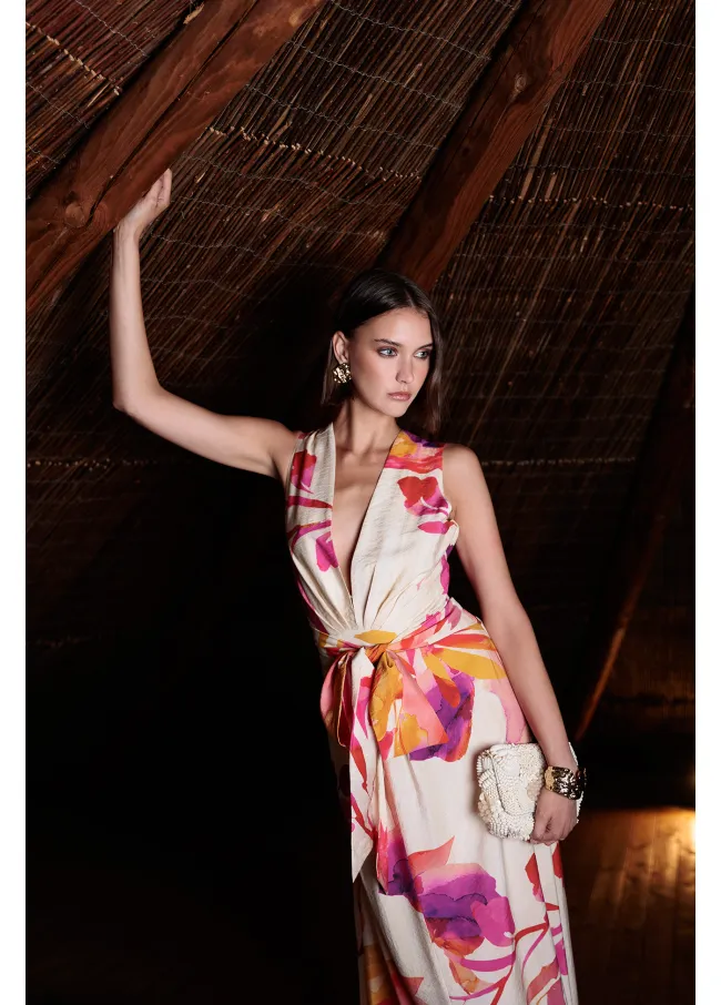 Vestido escote pico con estampado floral