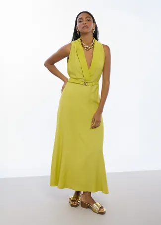 Vestido escote pico cinturilla hebilla