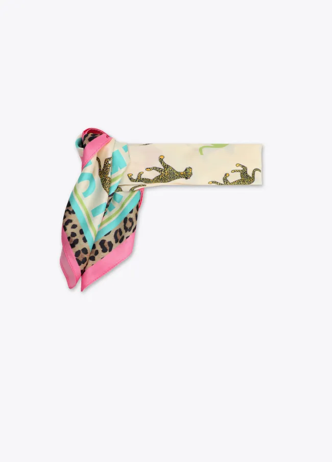 Pañuelo satinado estampado tigres