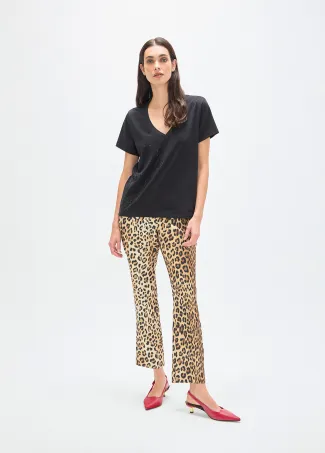 V-neck T-shirt with placement animal print and rhinestones
