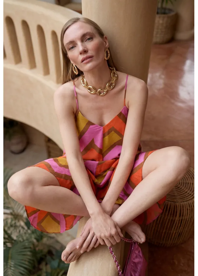 Strappy V-neck dress with M logo