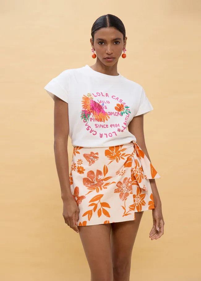 Parrot T-shirt with feathers