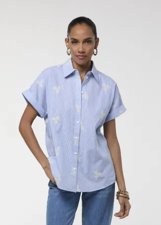 Short-sleeve light blue striped shirt with embroidered flowers