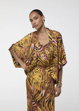 Short tiger-print kimono