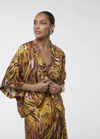 Short tiger-print kimono