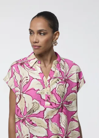 Camiseta manga corta flor rosa