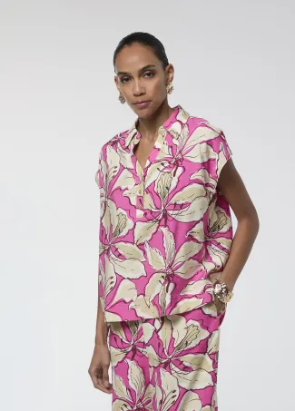 Camiseta manga corta flor rosa